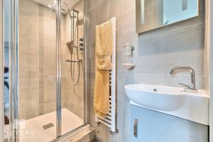 En Suite- click for photo gallery